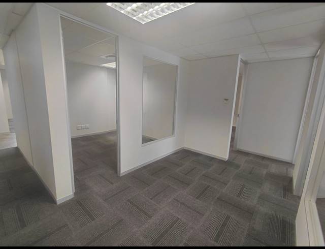 279M² OFFICE TO LET IN MAGALIESSIG